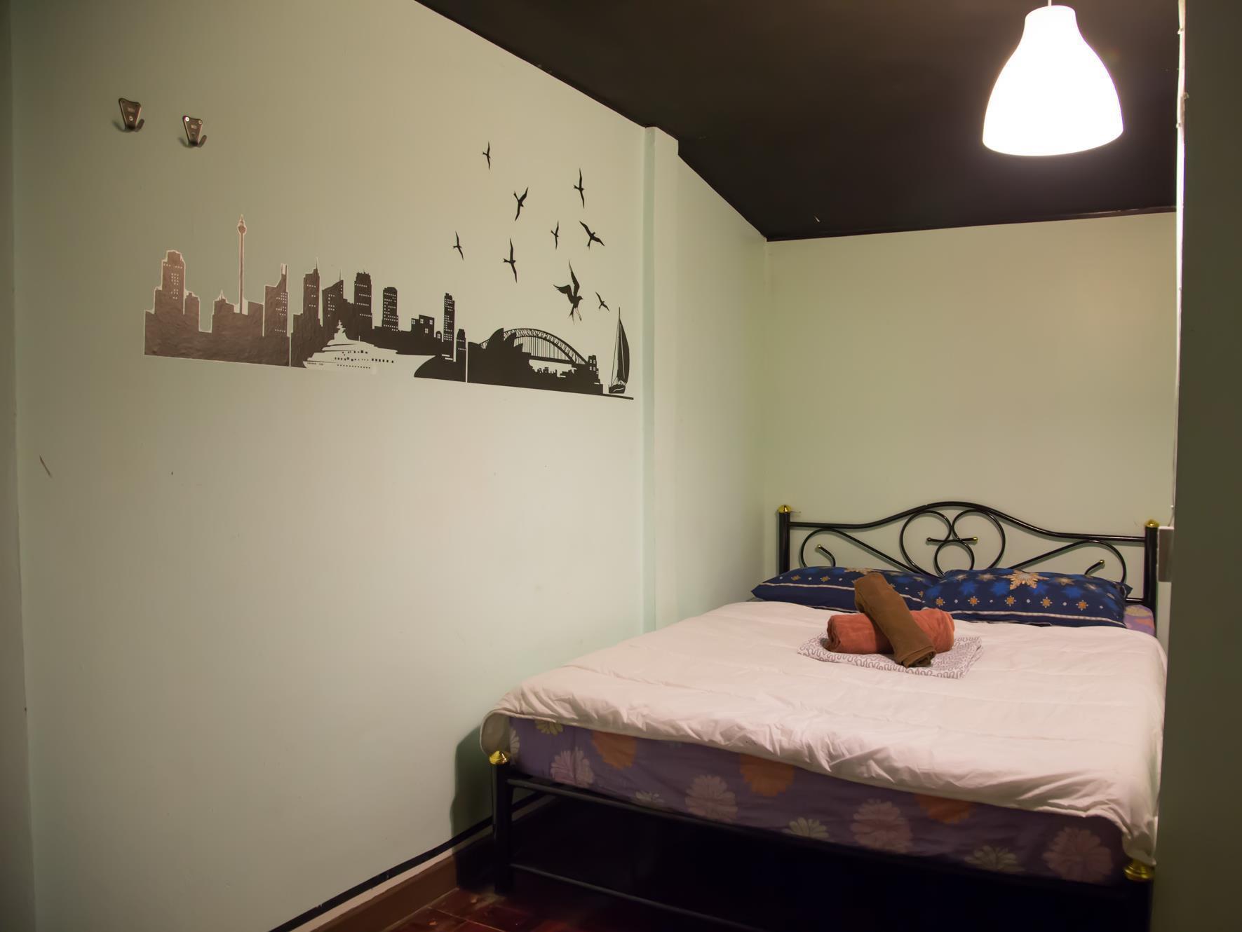 Wacky Fun Party Hostel Bangkok Exterior photo