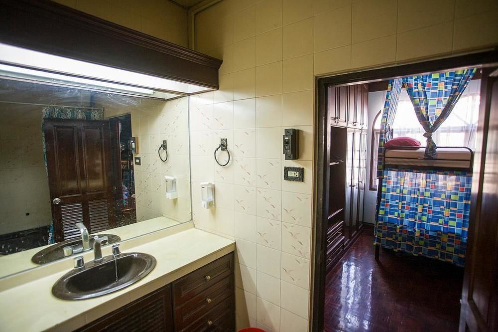 Wacky Fun Party Hostel Bangkok Exterior photo